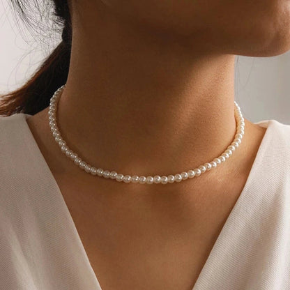 Nouveau collier chaîne simple en perles d'eau douce d'imitation