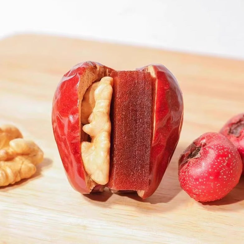 🌿🌿Say goodbye to high-calorie guilt! 🌽 Satisfy your taste buds with our fiber-rich Jujube with Hawthorn and Walnut Hug Dried Fruit!-XA