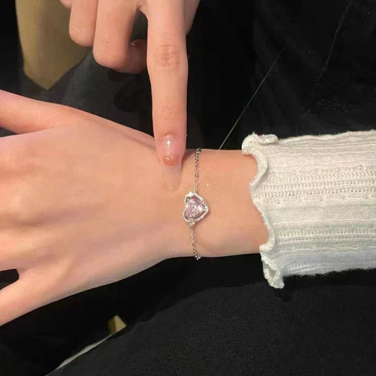 Joli bracelet tendance avec nœud