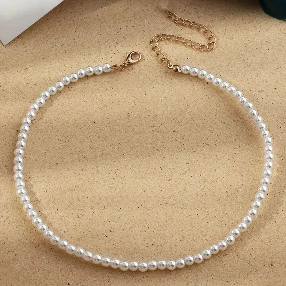 Nouveau collier chaîne simple en perles d'eau douce d'imitation