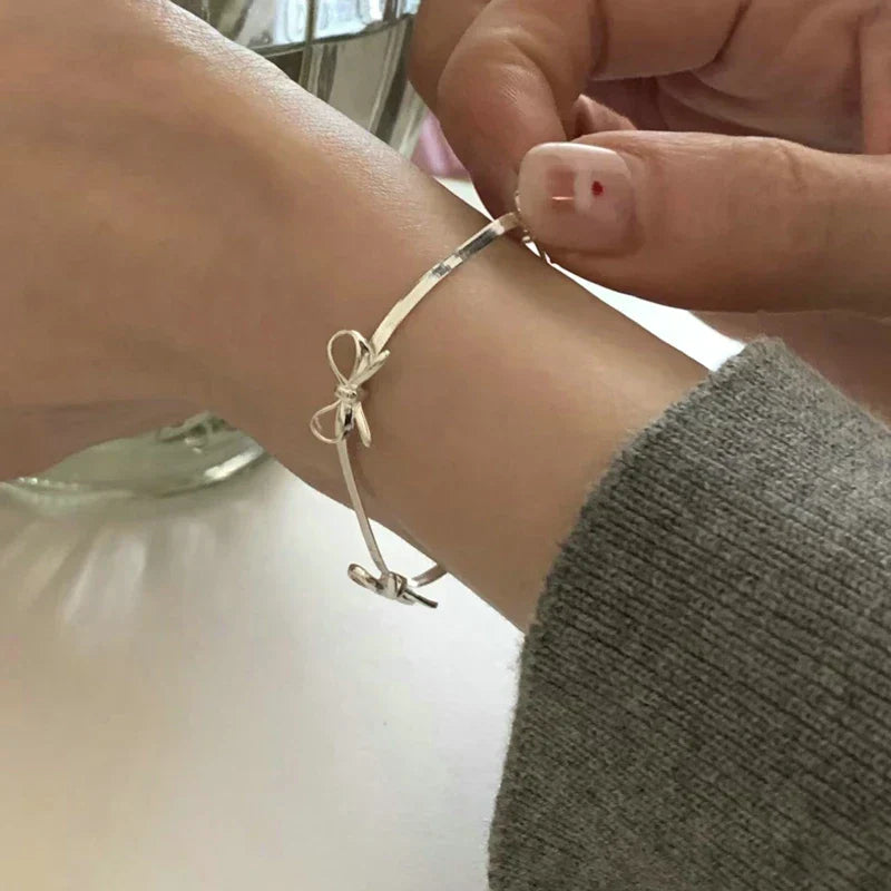 Joli bracelet tendance avec nœud
