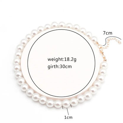 Nouveau collier chaîne simple en perles d'eau douce d'imitation
